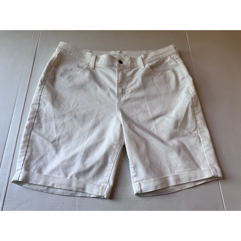 Old Navy Mid Rise Wow White Cuffed Denim Jean Shorts Womens Size‎ 14
